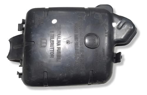 Tampa Caixa Fusiveis Fiat Grand Siena 13/20 Original — foto 1 de 9