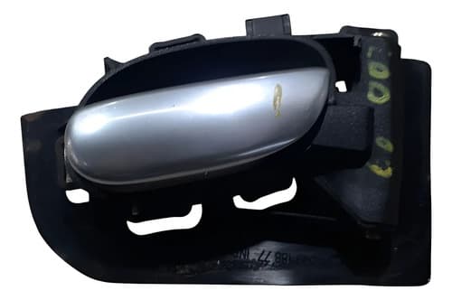 Maçaneta Interna Diant. Direita Peugeot 206 207 2008 Prata Dianteira — foto 1 de 6