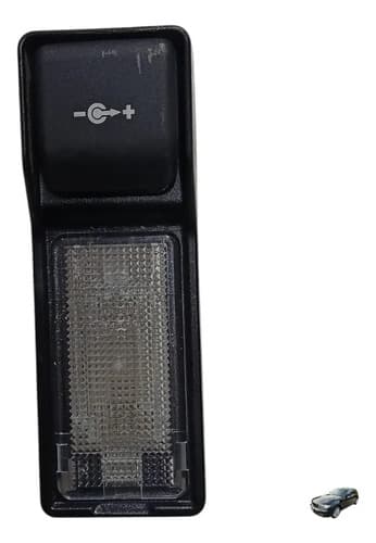Luz Cortesia Com Tomada Portas Malas Bmw 118i 2.0 2010 — foto 1 de 6