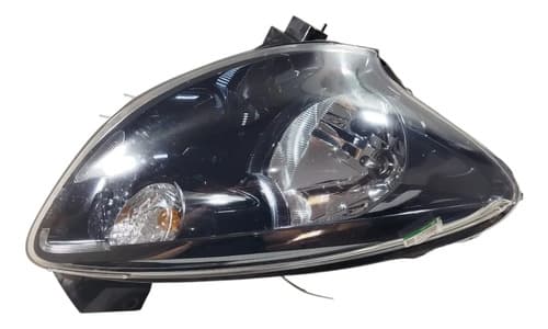 Farol Dianteiro Direito Nissan March 1.6 2015 A 2018 Direito/passageiro — foto 1 de 7